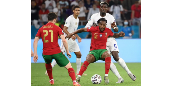 Ronaldo pitää Portugalia maailman ensimmäisenä miehenä Ronaldo pitää Portugalia maailman ensimmäisenä miehenä